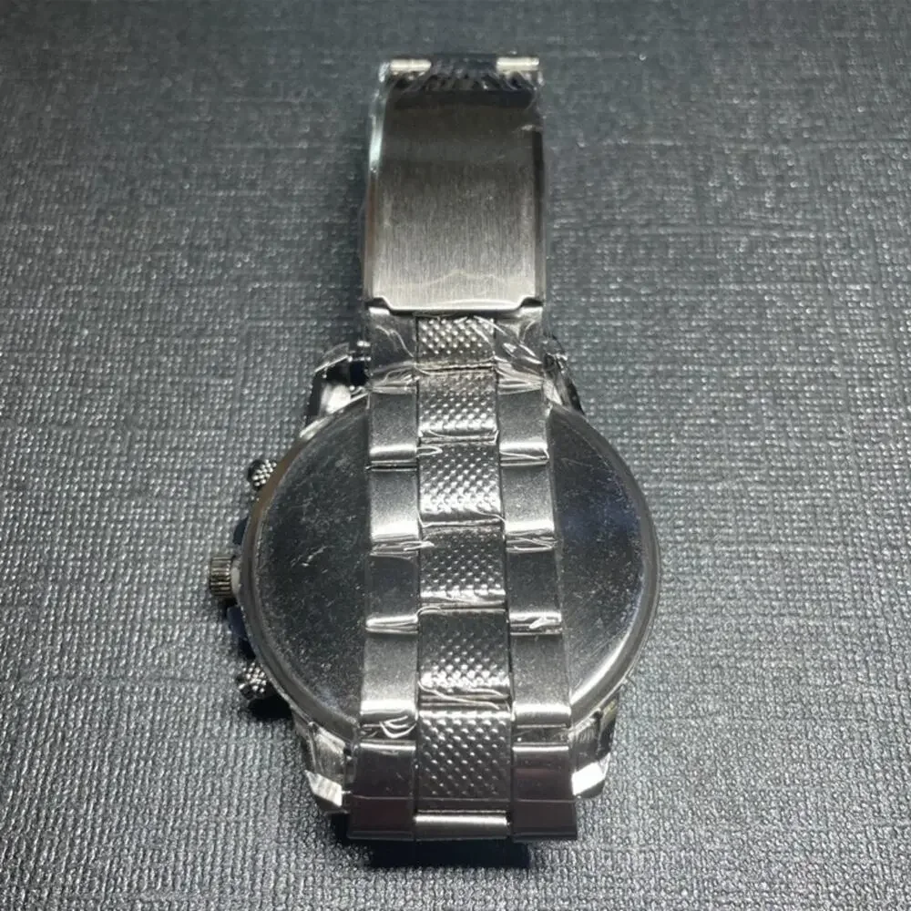 Men’s Classic Blue Dial Quartz Wristwatch Large Face Silver Metal Band